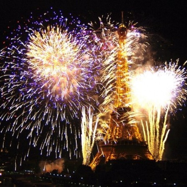 LOVE BOAT PARTY spéciale FEU D'ARTIFICE du 14 juillet à la TOUR EIFFEL