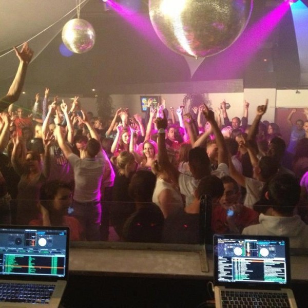 LA NUIT DES ETUDIANTS 2013 - Fête ton diplôme avec GUEST DJ