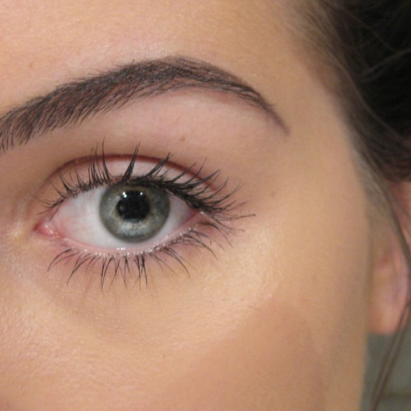 Restructuration des sourcils