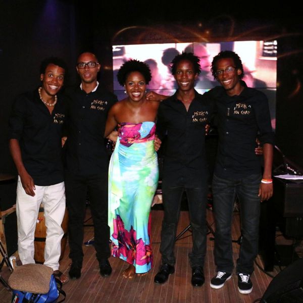 XAVIER BELIN/ GLORIA BONHEUR & MIZIK AN CHAY’