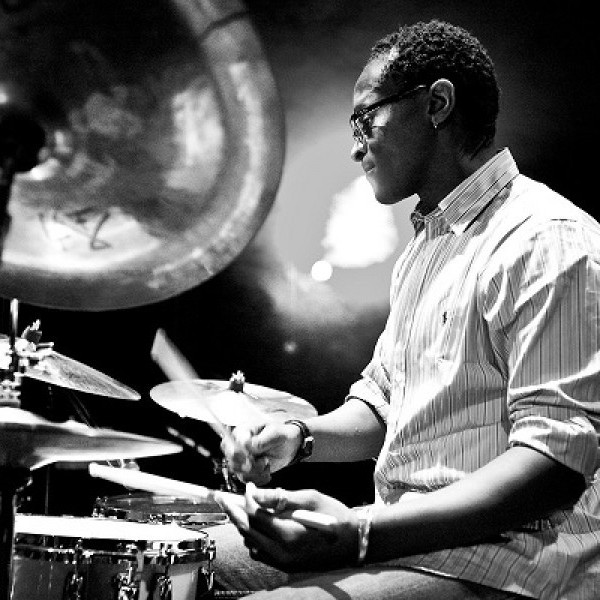 ROGER BIWANDU QUARTET “Tribute to AL JARREAU”