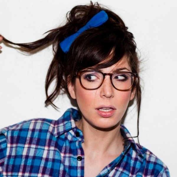 NORA HAMZAWI EN RODAGE, DE LA SCÈNE À L'UNIVERS