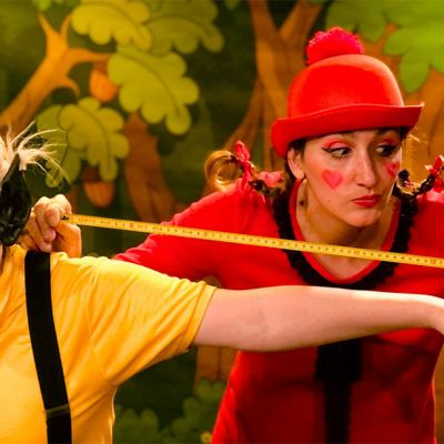 Le grand chaperon rouge et le petit loup