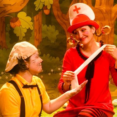 Le grand chaperon rouge et le petit loup