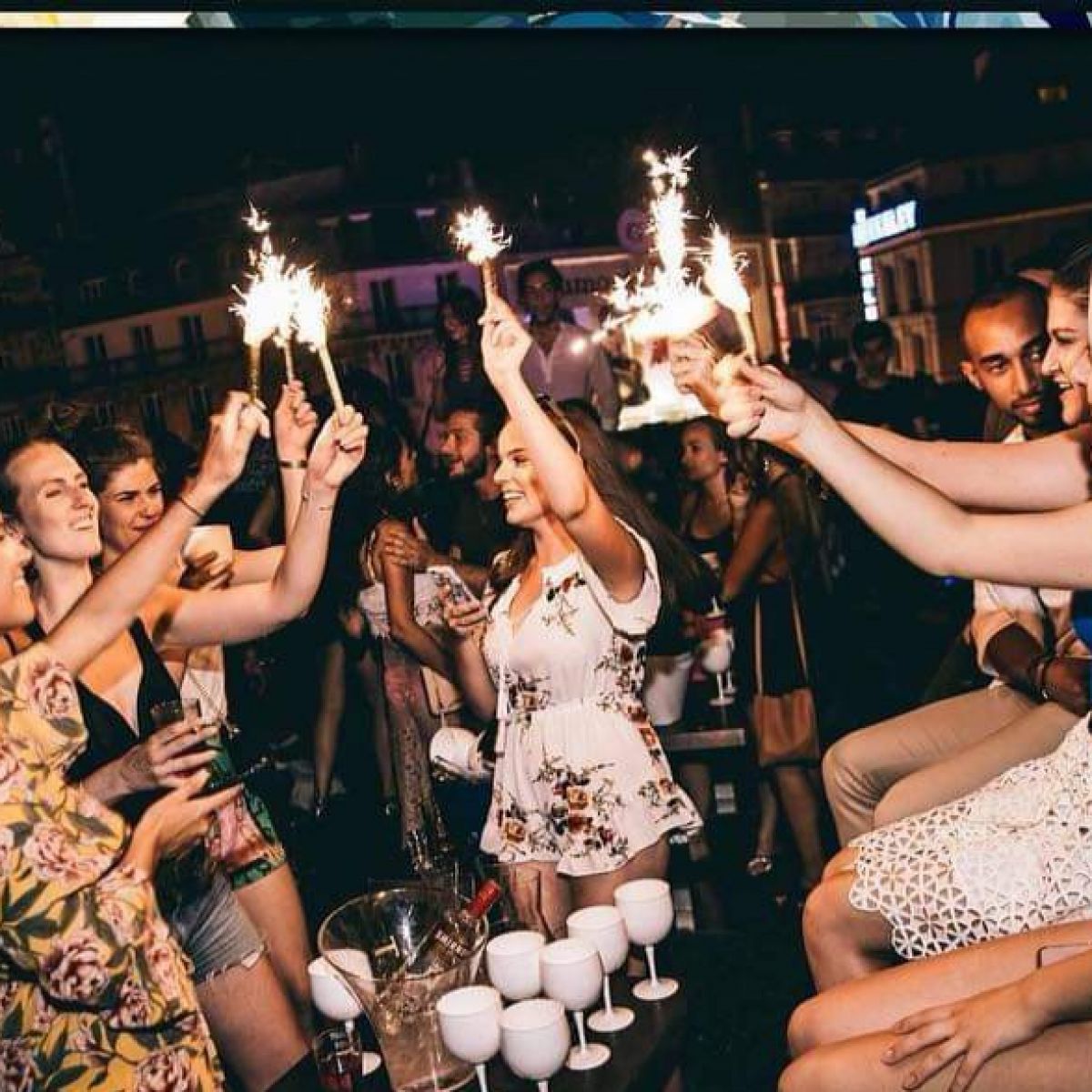 SO WHAT CLUB DE 23H A 5 H DJ GENERALISTE