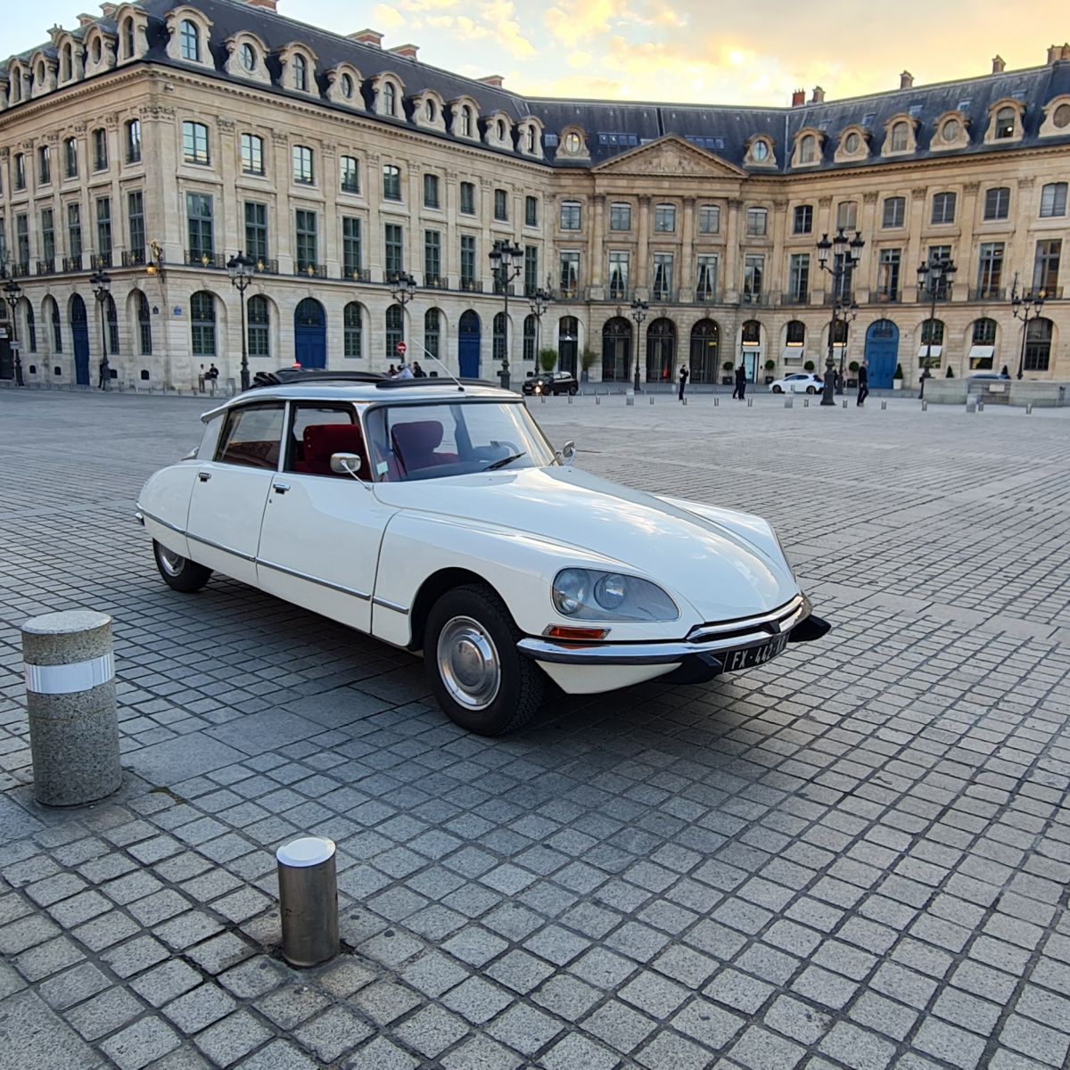 Visite de Paris en Citroën DS de collection