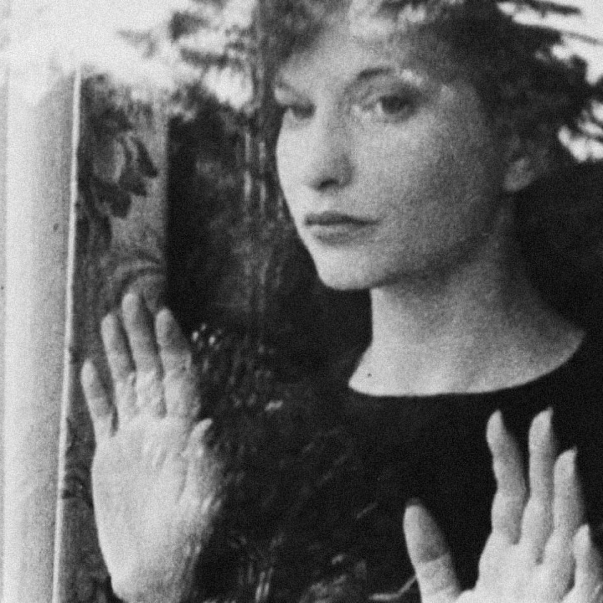 Maya Deren - Mona Kazu