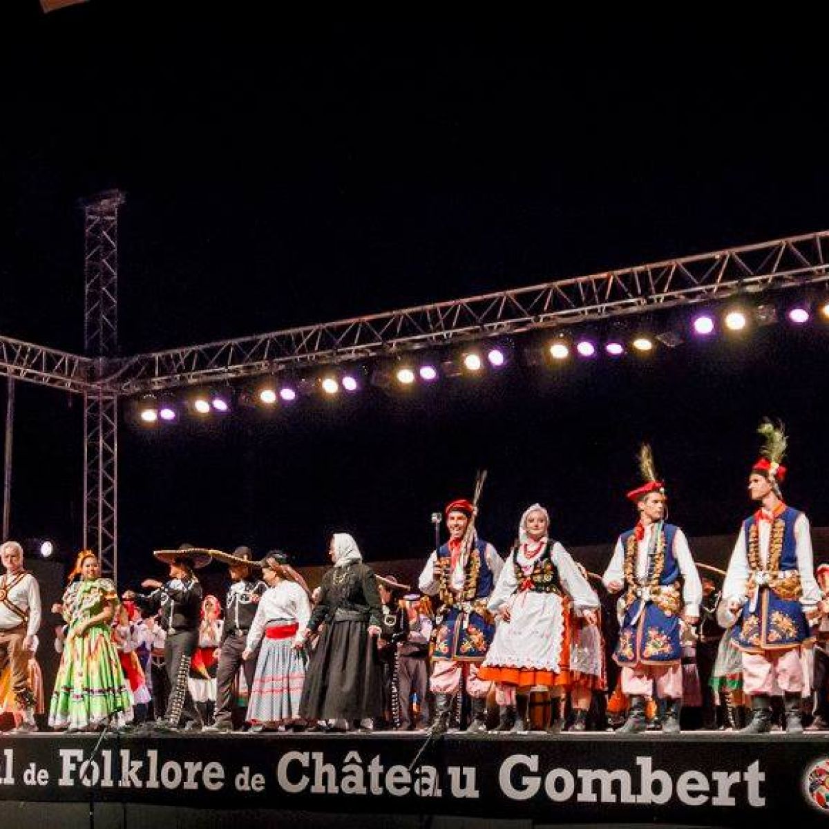 Boulodrome, théâtre du Festival International de Folklore