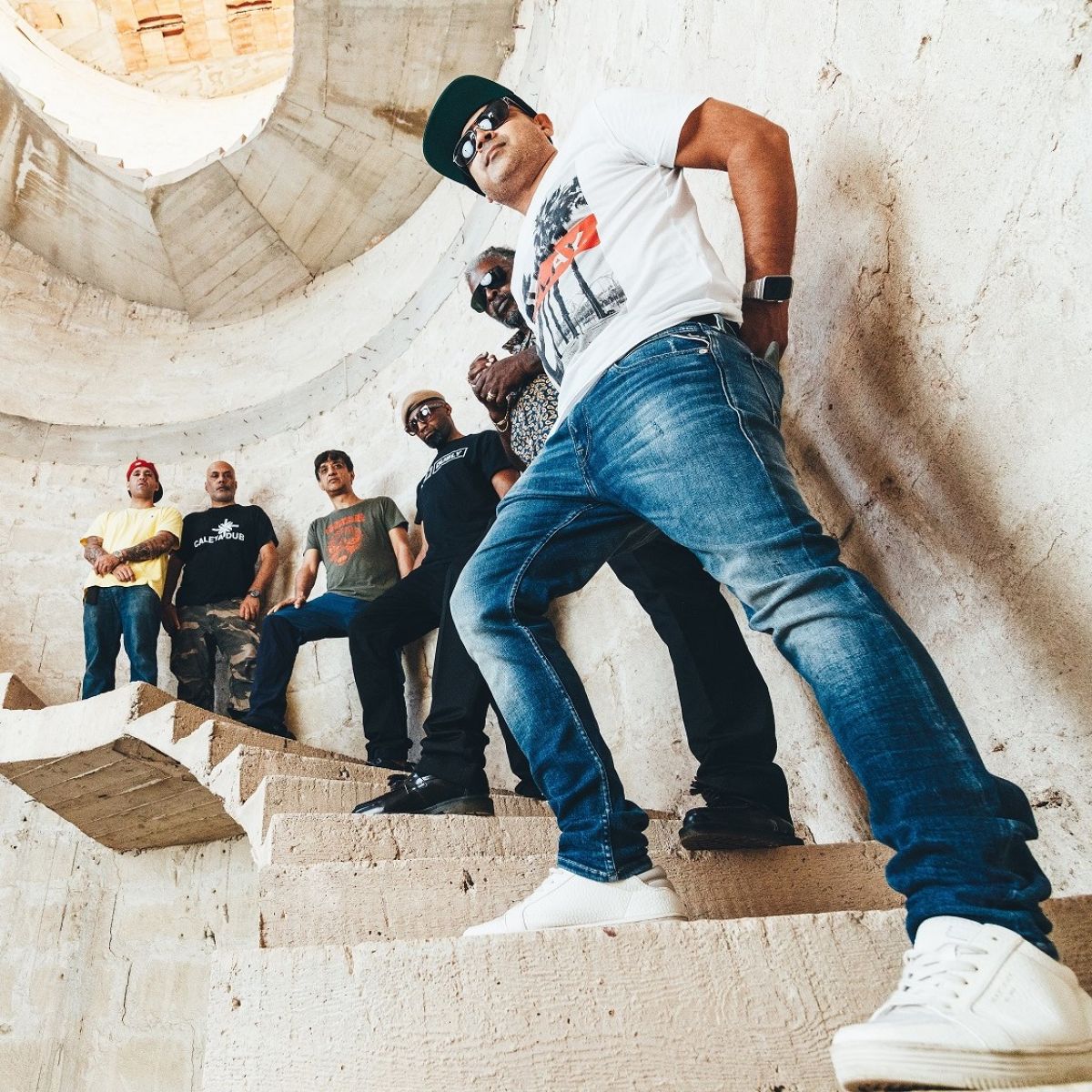 ASIAN DUB FOUNDATION + MANUDIGITAL MEETS TETRA HYDRO K FEAT TRACY DE SÁ & DAPATCH - Dub Adventure