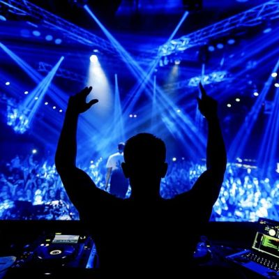 PARADISE NEW YEAR BIG PARTY 2024 LE + GRAND LOFT CLUB D' EUROPE + DE 1500M2 + DE 1500 PERSONNES  EMPLACEMENT TOP 1 FEU D’ ARTIFI