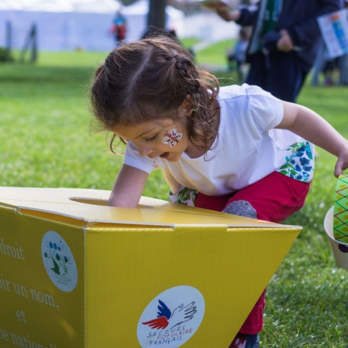 Chasse aux oeufs solidaire du Secours populaire