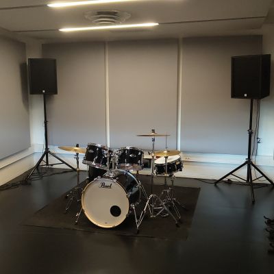 STUDIO 3 (max 6 personnes)
