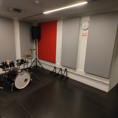 STUDIO 5 (max 4 personnes)
