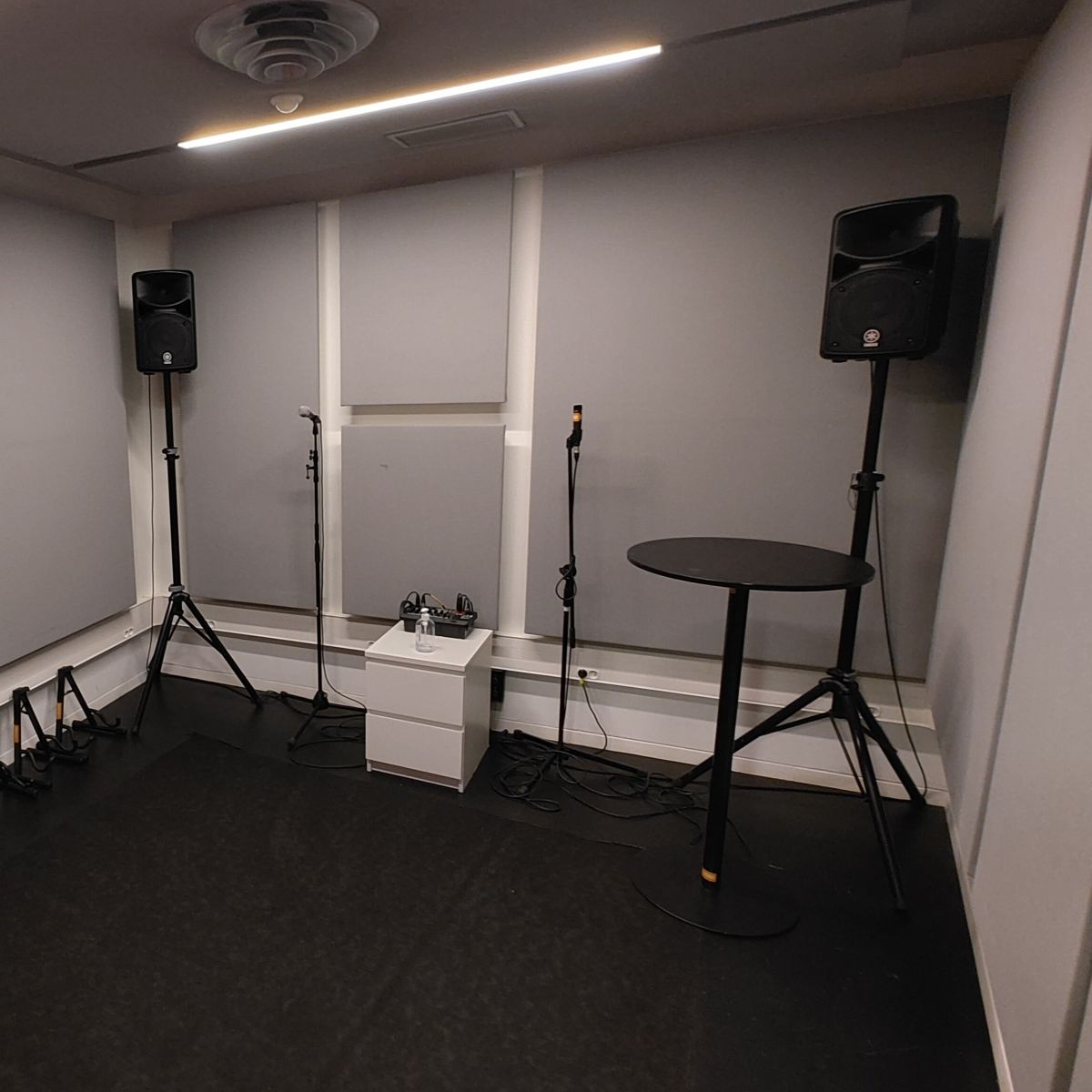 STUDIO 6 (max 2 personnes)