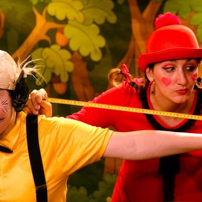 Le grand chaperon rouge et le petit loup