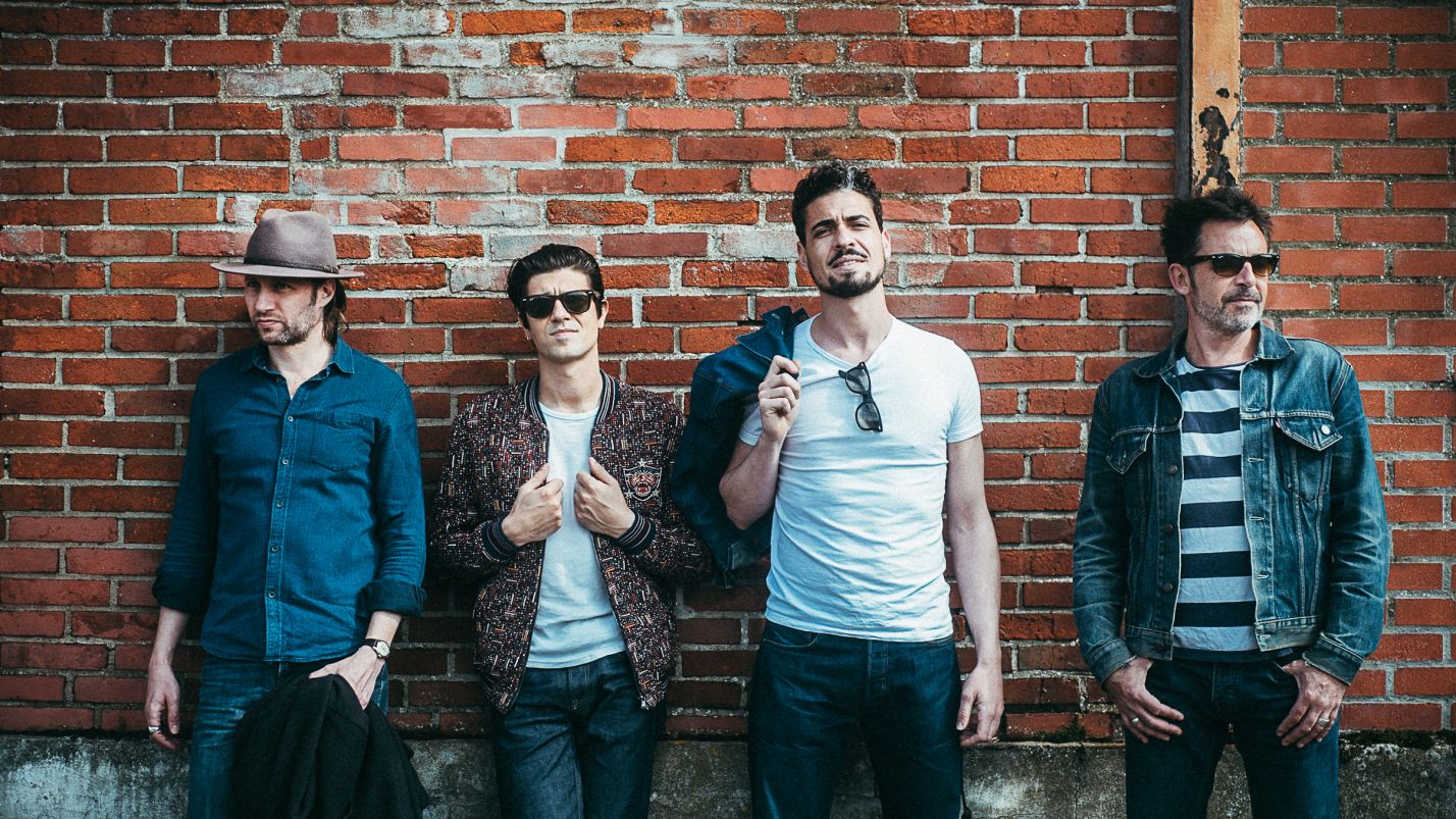 WILD BLUZ COLLISION ( CHARB-ON + FREAKY BUDS )